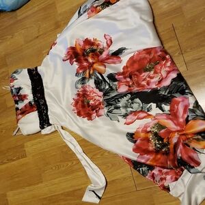 Strapless white formal prom wedding dress w/red floral print sz 1
